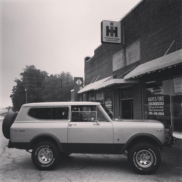 28141d1446558804-submit-your-picture-2016-IH-parts-america-annual-calendar-scoutb-w.jpg