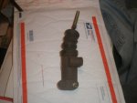 IHC clutch slave cylinder NEW 002.jpg